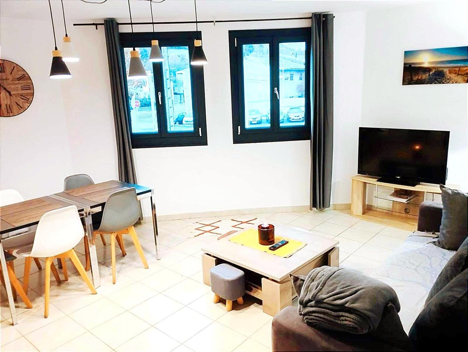 Grand Et Bel Appartement Lavelanet Bagian luar foto
